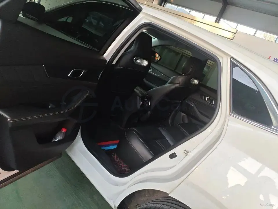 2023 ChangAn UNI-K 2.0T 233HP L4 8AT,autocango,china used car exporter,china ev exporter,chinese used car exporter,chinese used ev exporter