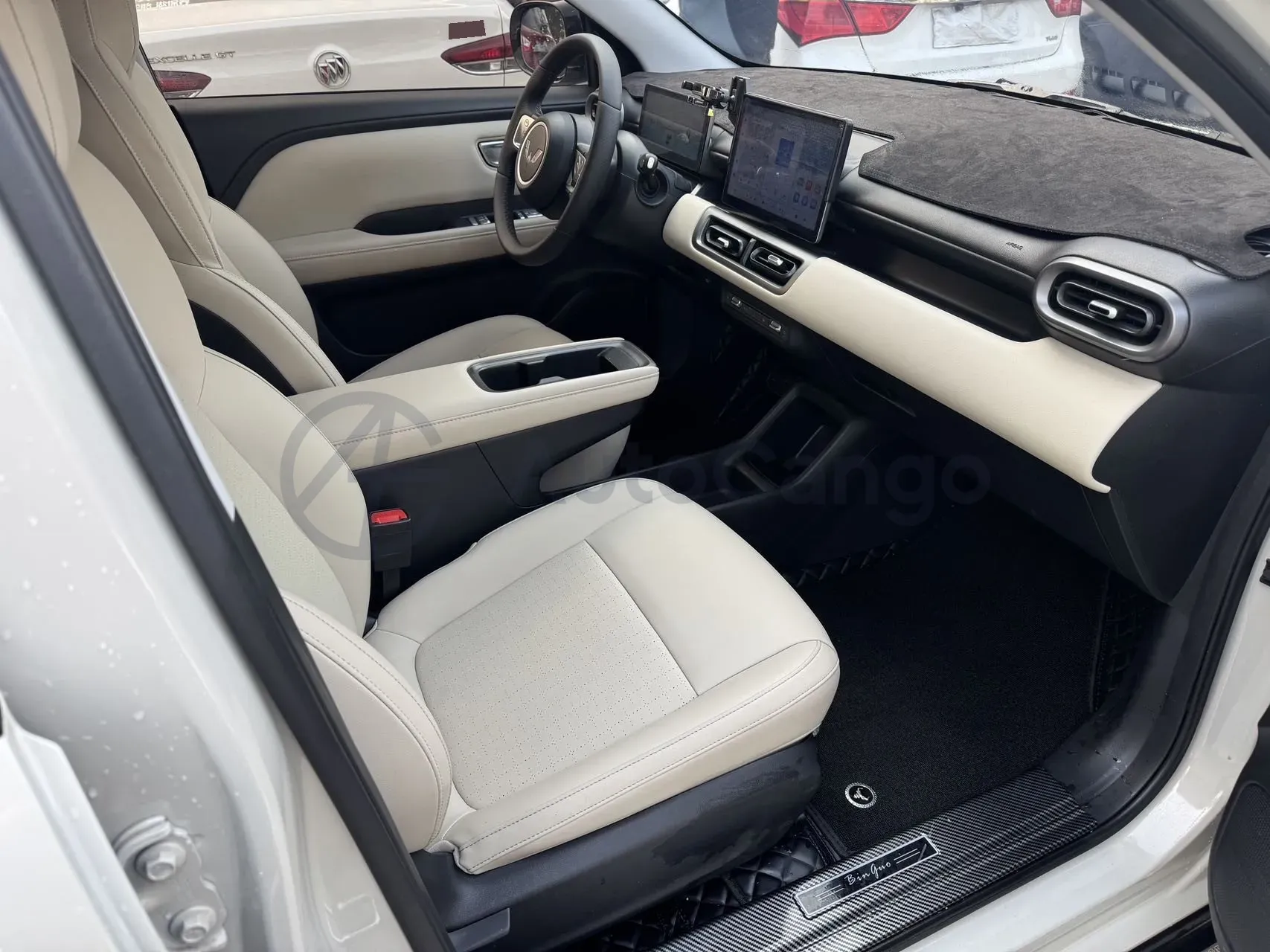 2024 WuLing BinGuoPLUS BEV 31.9KWH,autocango,china used car exporter,china ev exporter,chinese used car exporter,chinese used ev exporter