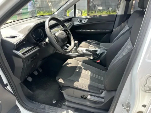 2022 WuLing ZhengChen 2.0L 136HP L4 6MT