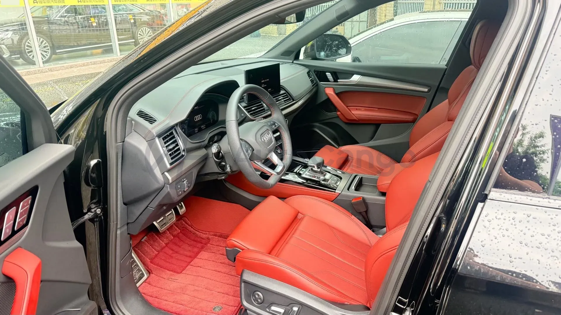 2025 Audi Q5L 2.0T 245HP L4 7DCT,autocango,china used car exporter,china ev exporter,chinese used car exporter,chinese used ev exporter