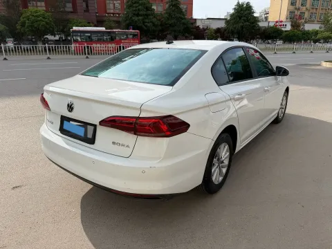 2021 Volkswagen Bora 1.5L 113HP L4 6AT