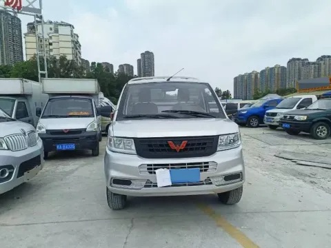2022 WuLing RongGuang Mini Truck 1.5L 99HP L4 5MT,autocango,china used car exporter,china ev exporter,chinese used car exporter,chinese used ev exporter