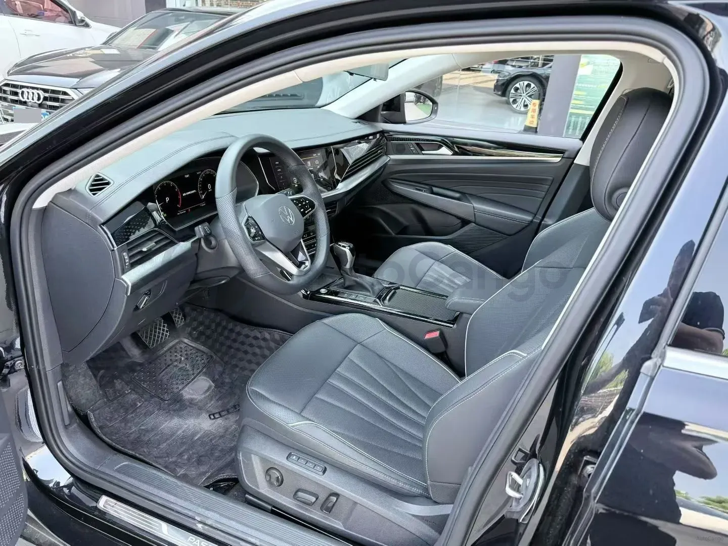 2024 Volkswagen Passat 2.0T 220HP L4 7DCT,autocango,china used car exporter,china ev exporter,chinese used car exporter,chinese used ev exporter