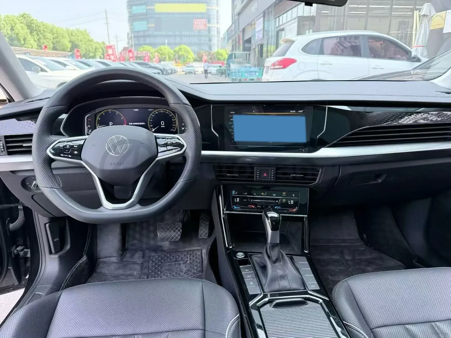 2024 Volkswagen Passat 2.0T 220HP L4 7DCT,autocango,china used car exporter,china ev exporter,chinese used car exporter,chinese used ev exporter