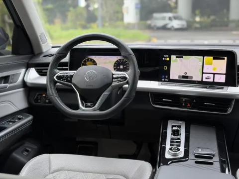 2023 Volkswagen Tavendor 2.0T 220HP L4 7DCT