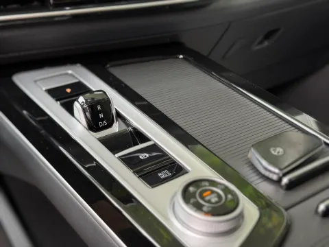 2023 Volkswagen Tavendor 2.0T 220HP L4 7DCT