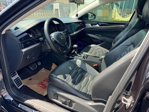 2021 Volkswagen Passat 2.0T 186HP L4 7DCT