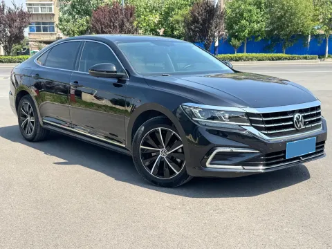 2021 Volkswagen Passat 2.0T 186HP L4 7DCT