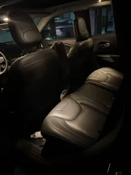 2019 Jeep Cherokee 2.0T 234HP L4 9AT,autocango,china used car exporter,china ev exporter,chinese used car exporter,chinese used ev exporter