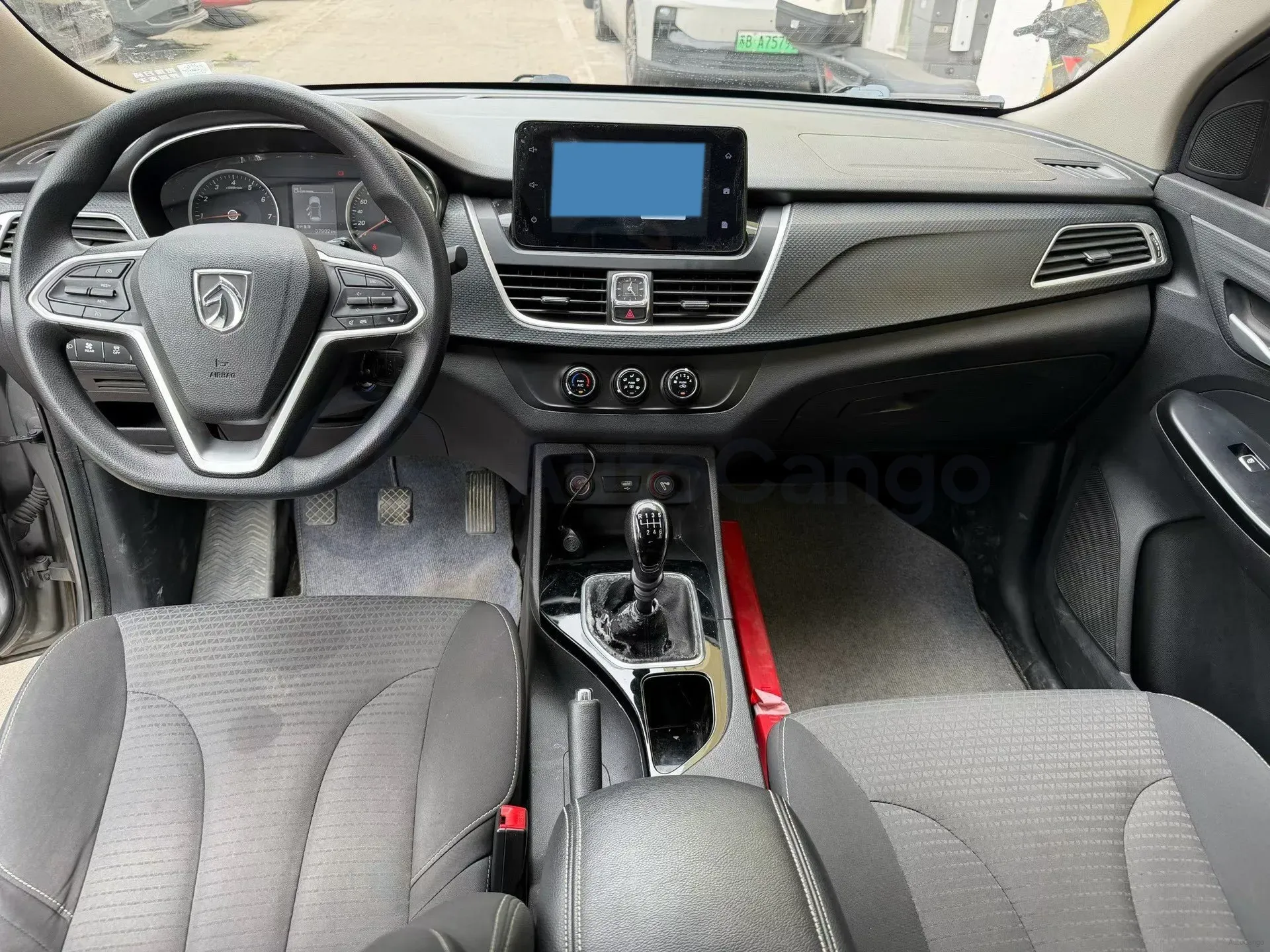 2019 BaoJun 730 1.5T 147HP L4 6MT,autocango,china used car exporter,china ev exporter,chinese used car exporter,chinese used ev exporter
