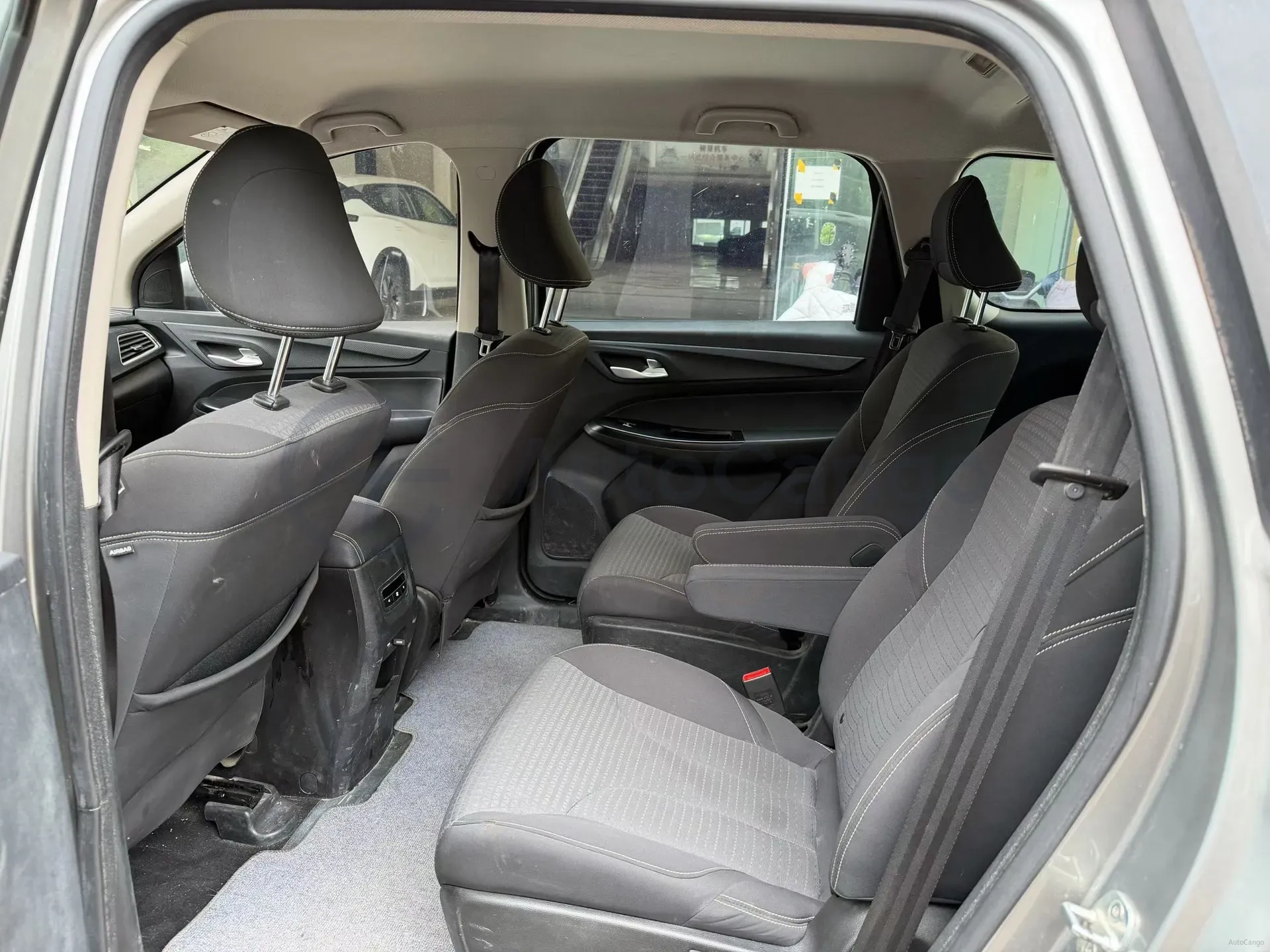 2019 BaoJun 730 1.5T 147HP L4 6MT,autocango,china used car exporter,china ev exporter,chinese used car exporter,chinese used ev exporter