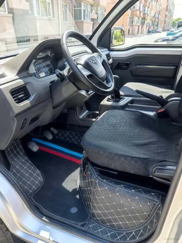 2023 WuLing RongGuang New Truck 1.5L 102HP L4 5MT,autocango,china used car exporter,china ev exporter,chinese used car exporter,chinese used ev exporter