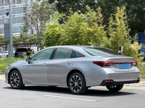 2022 Toyota Avalon 2.5L 178HP L4 E-CVT Hybrid