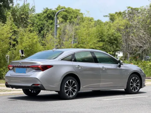 2022 Toyota Avalon 2.5L 178HP L4 E-CVT Hybrid