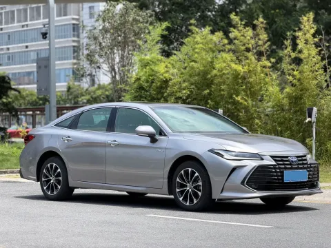 2022 Toyota Avalon 2.5L 178HP L4 E-CVT Hybrid