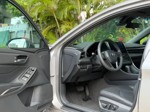 2022 Toyota Avalon 2.5L 178HP L4 E-CVT Hybrid