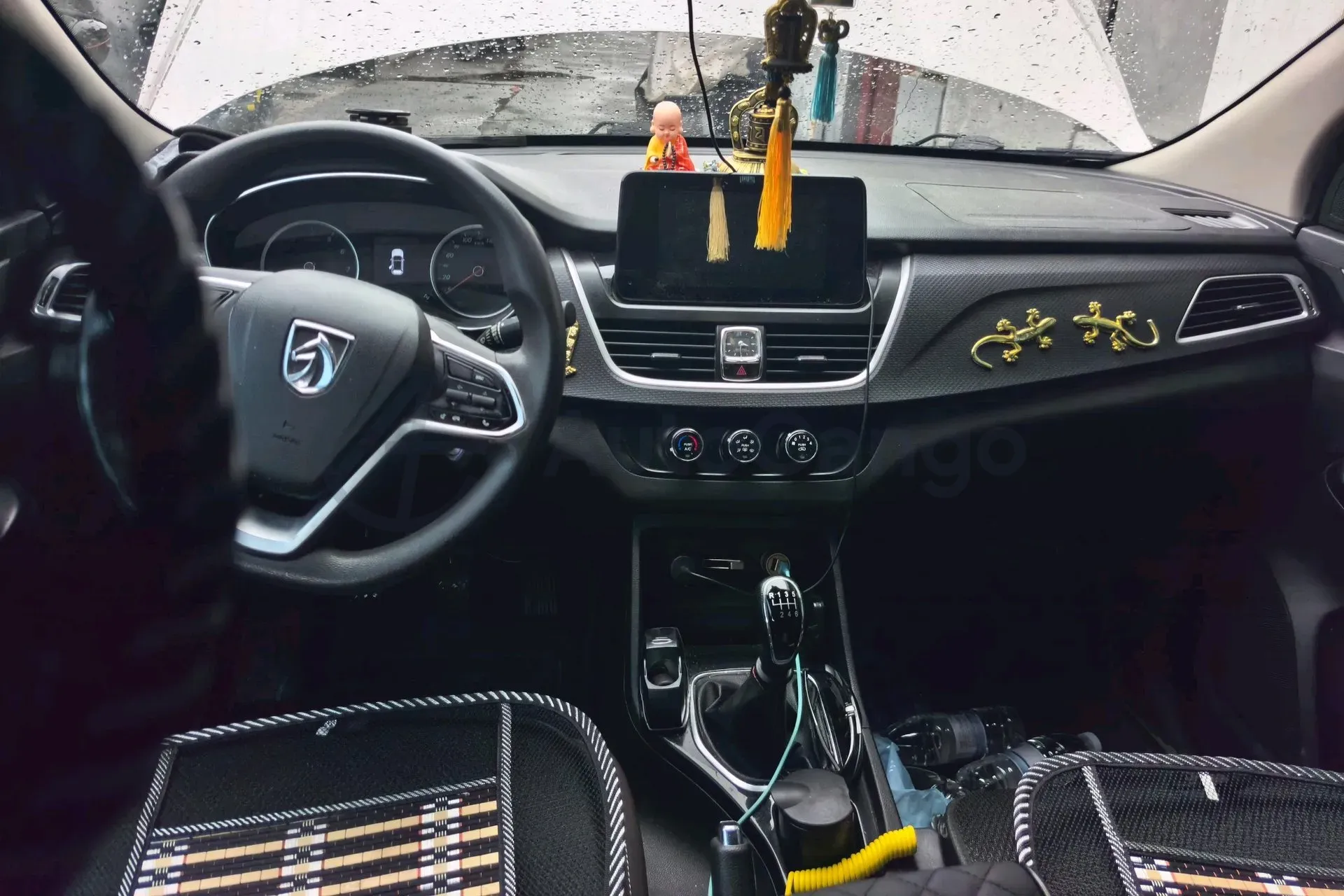2019 BaoJun 730 1.5T 150HP L4 6MT,autocango,china used car exporter,china ev exporter,chinese used car exporter,chinese used ev exporter