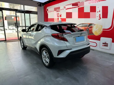 2022 Toyota C-HR 2.0L 171HP L4 CVT