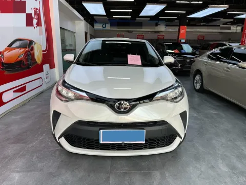 2022 Toyota C-HR 2.0L 171HP L4 CVT