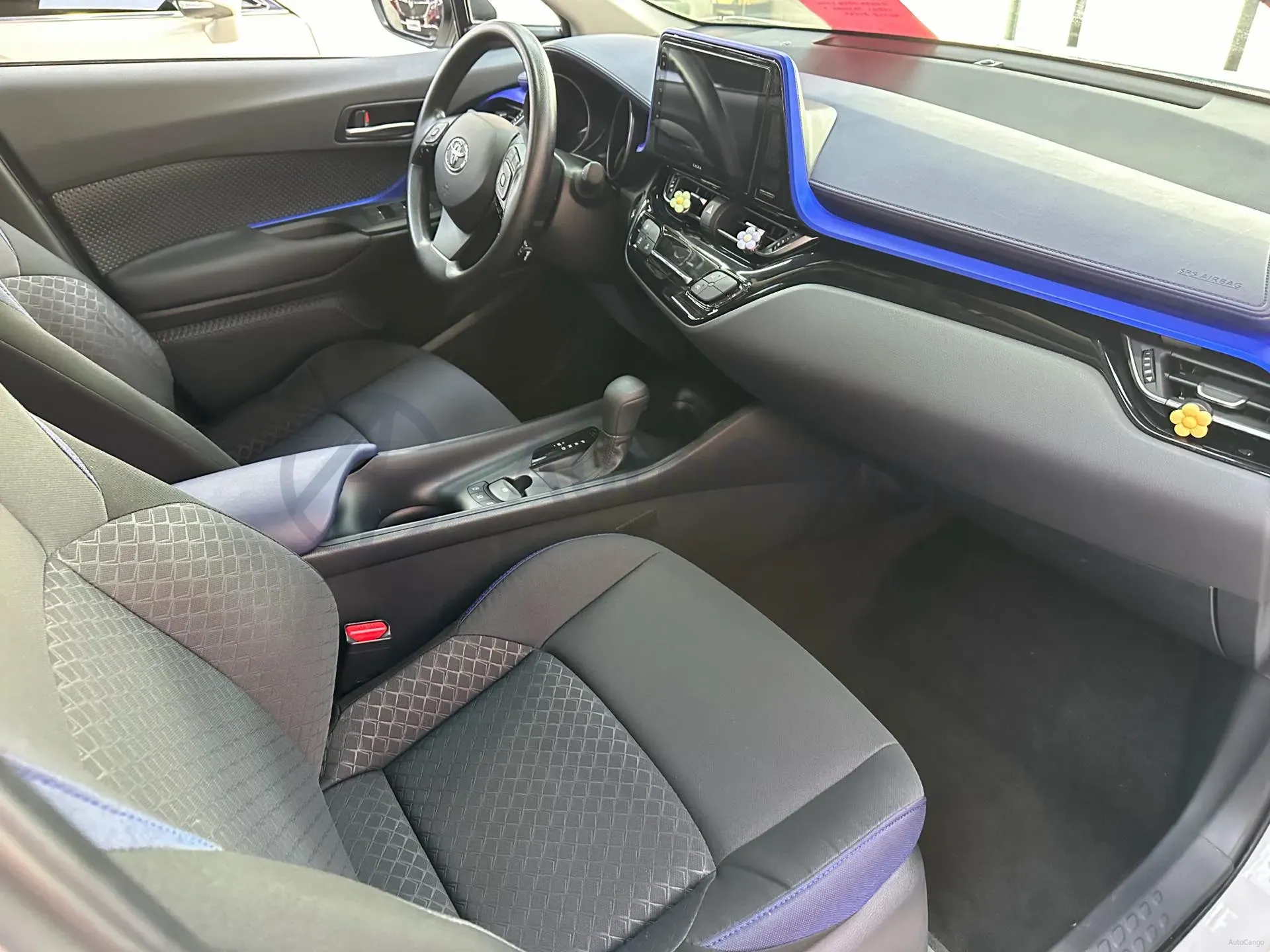 2022 Toyota C-HR 2.0L 171HP L4 CVT,autocango,china used car exporter,china ev exporter,chinese used car exporter,chinese used ev exporter