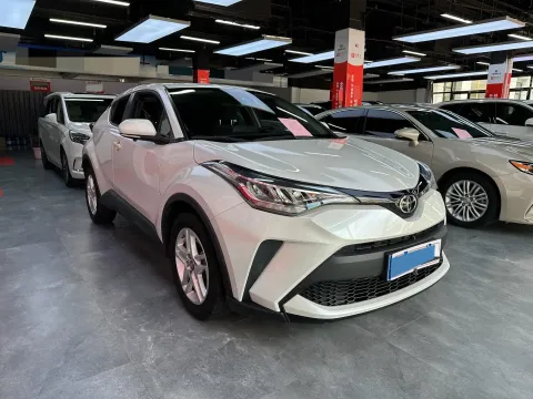 2022 Toyota C-HR 2.0L 171HP L4 CVT