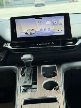 2024 Toyota Granvia 2.5L 189HP L4 E-CVT Hybrid