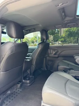 2024 Toyota Granvia 2.5L 189HP L4 E-CVT Hybrid