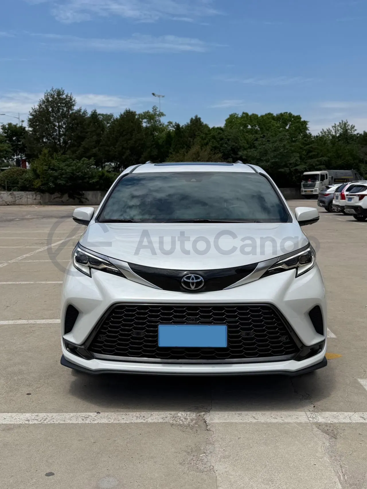 2024 Toyota Granvia 2.5L 189HP L4 E-CVT Hybrid,autocango,china used car exporter,china ev exporter,chinese used car exporter,chinese used ev exporter
