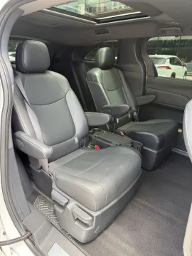 2024 Toyota Granvia 2.5L 189HP L4 E-CVT Hybrid