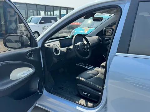 2024 WuLing BinGuo BEV 37.9KWH