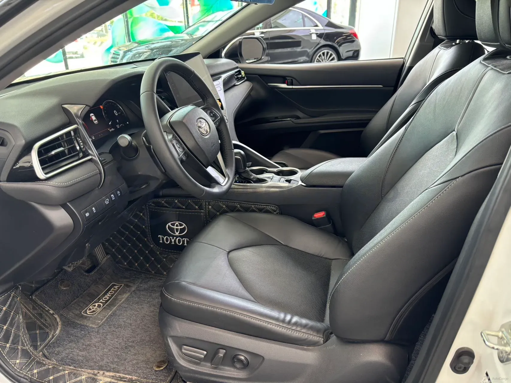 2021 Toyota Camry 2.5L 209HP L4 8AT,autocango,china used car exporter,china ev exporter,chinese used car exporter,chinese used ev exporter