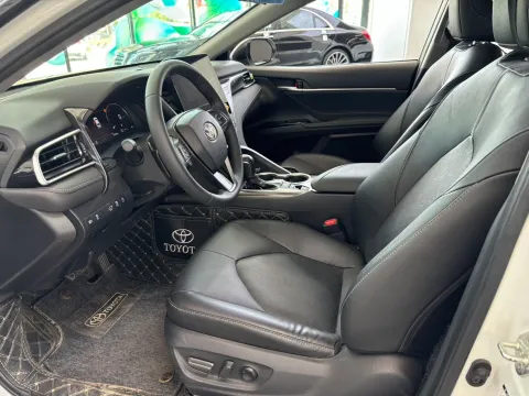 2021 Toyota Camry 2.5L 209HP L4 8AT
