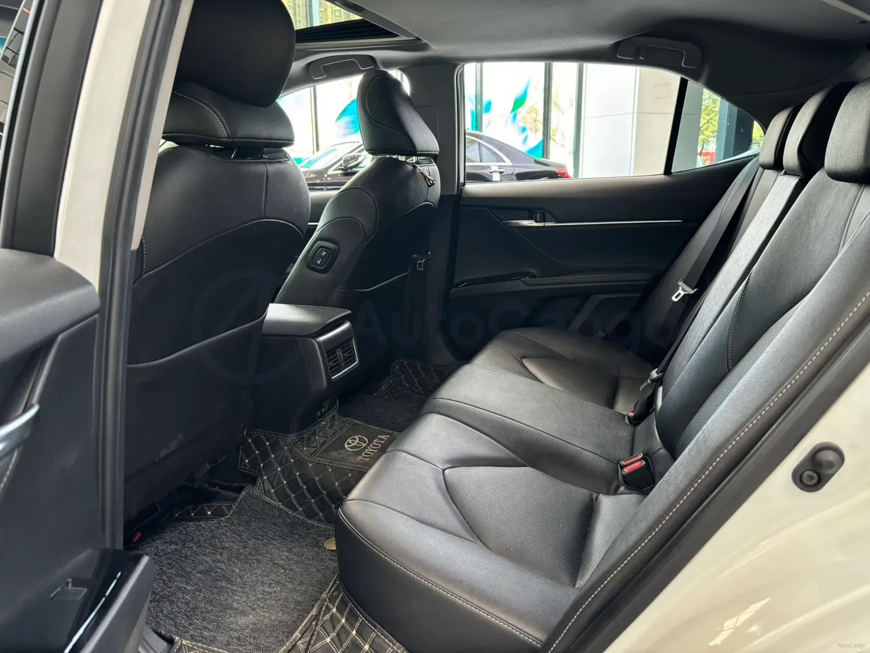 2021 Toyota Camry 2.5L 209HP L4 8AT,autocango,china used car exporter,china ev exporter,chinese used car exporter,chinese used ev exporter