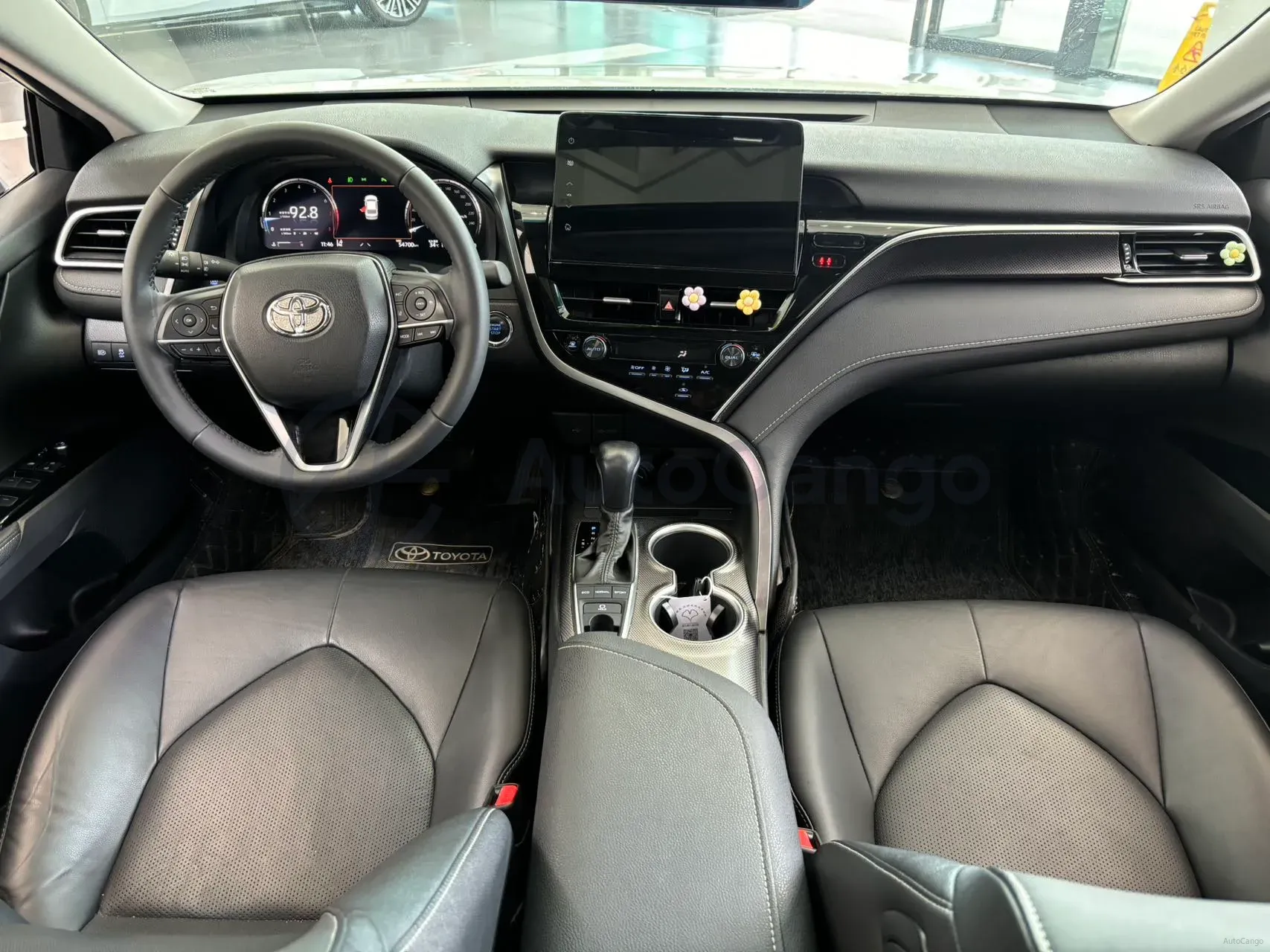 2021 Toyota Camry 2.5L 209HP L4 8AT,autocango,china used car exporter,china ev exporter,chinese used car exporter,chinese used ev exporter