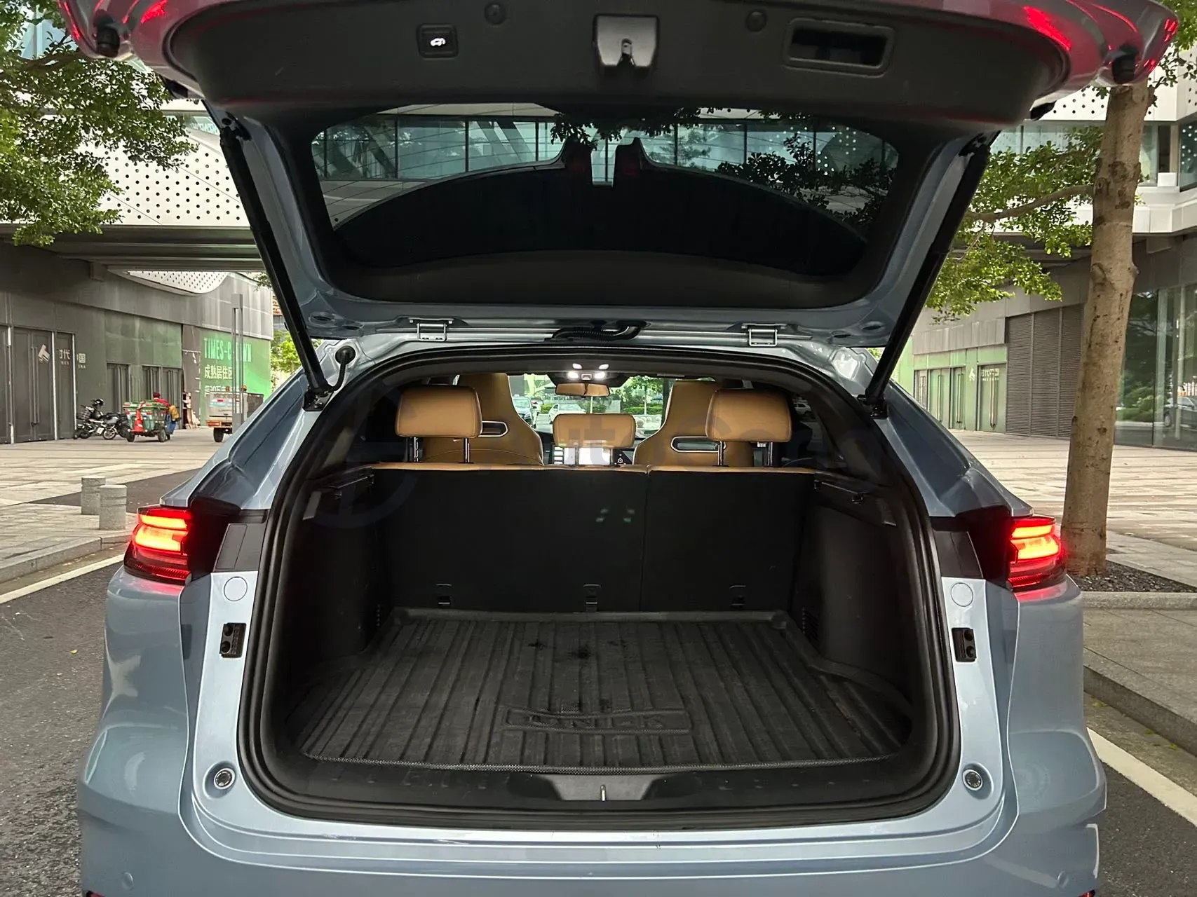 2021 ChangAn UNI-K 2.0T 233HP L4 8AT,autocango,china used car exporter,china ev exporter,chinese used car exporter,chinese used ev exporter