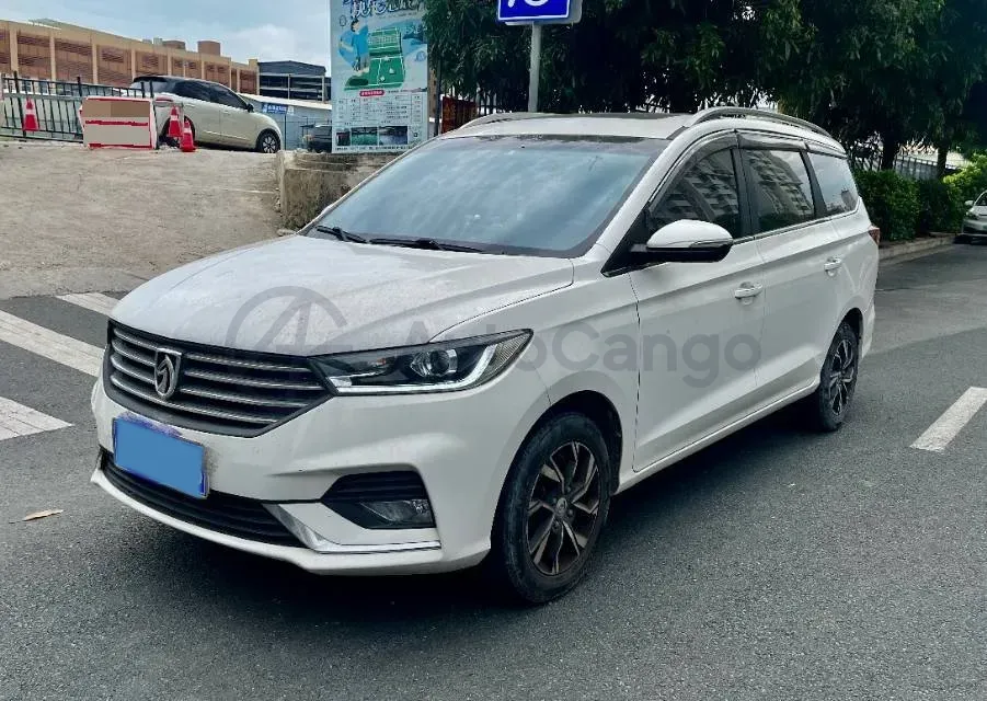 2018 BaoJun 360 1.5L 112HP L4 6MT,autocango,china used car exporter,china ev exporter,chinese used car exporter,chinese used ev exporter