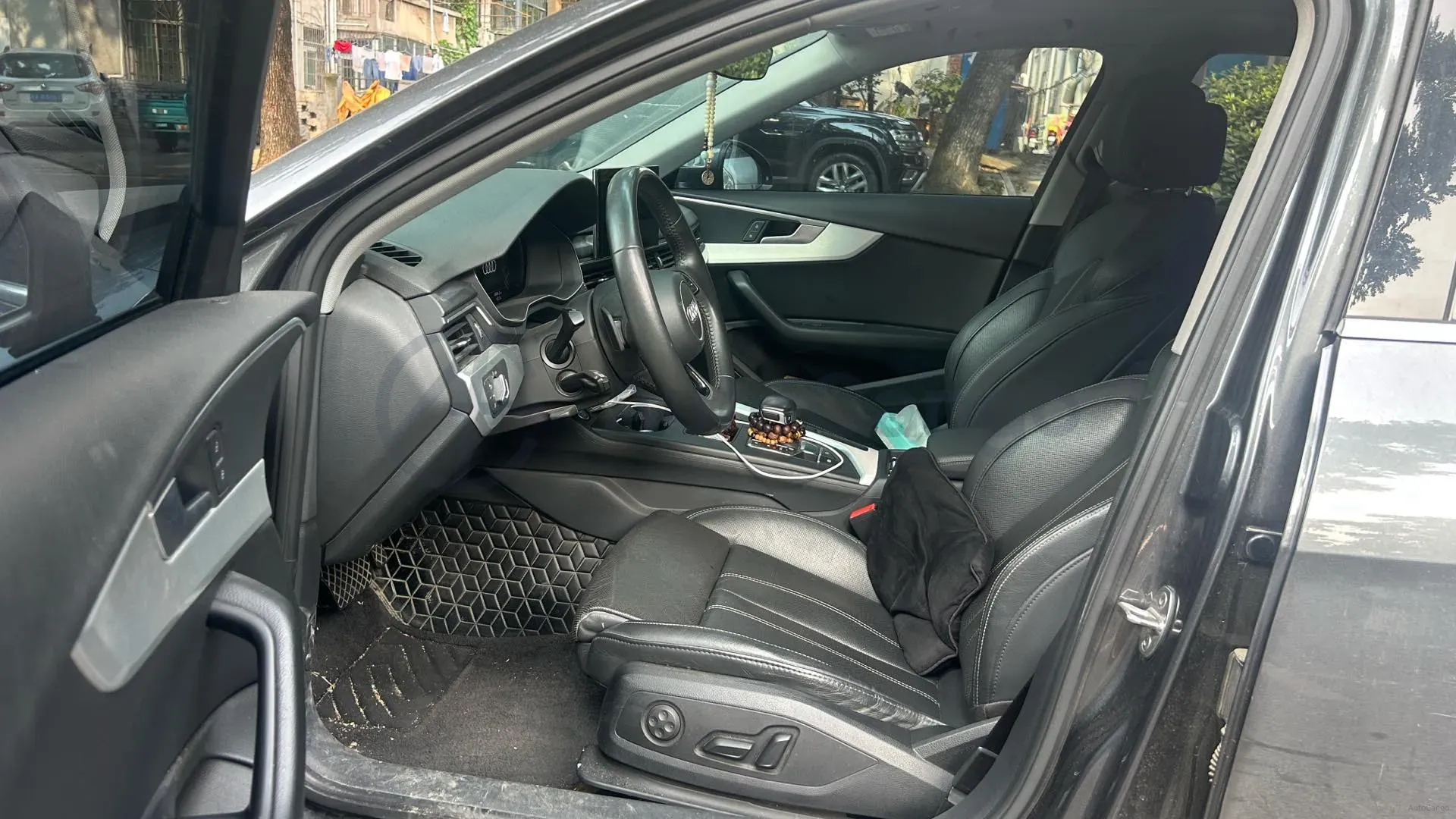 2020 Audi A4L 2.0T 190HP L4 7DCT,autocango,china used car exporter,china ev exporter,chinese used car exporter,chinese used ev exporter