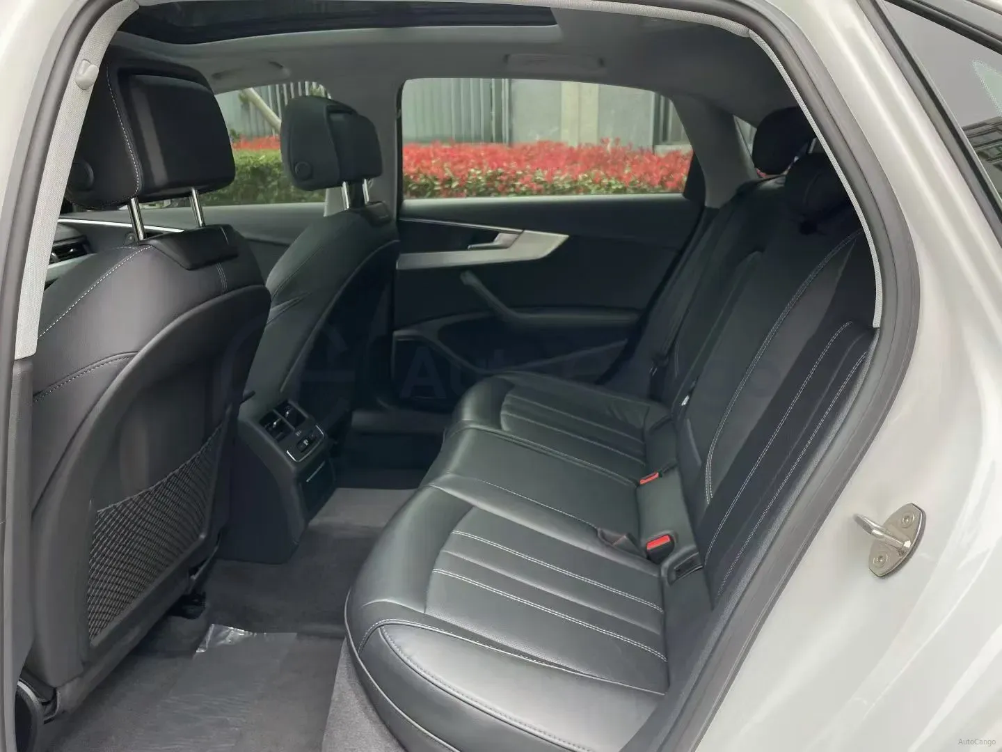 2022 Audi A4L 2.0T 190HP L4 7DCT,autocango,china used car exporter,china ev exporter,chinese used car exporter,chinese used ev exporter