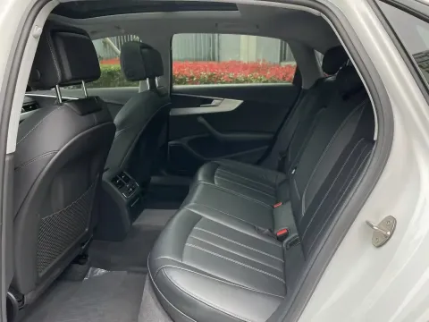 2022 Audi A4L 2.0T 190HP L4 7DCT