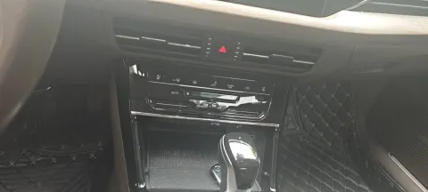 2021 Volkswagen Passat 2.0T 220HP L4 7DCT