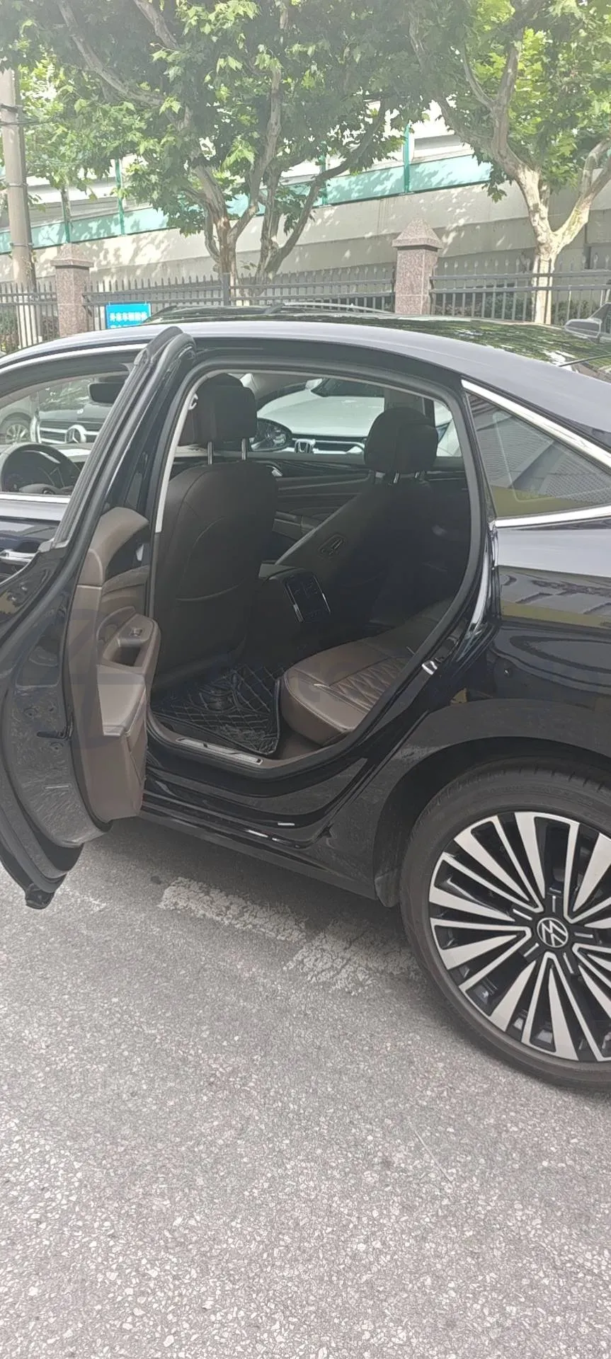 2021 Volkswagen Passat 2.0T 220HP L4 7DCT,autocango,china used car exporter,china ev exporter,chinese used car exporter,chinese used ev exporter