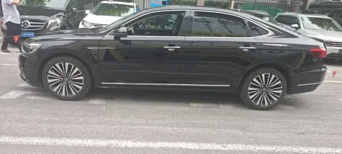 2021 Volkswagen Passat 2.0T 220HP L4 7DCT