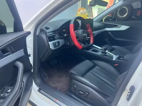 2022 Audi A4L 2.0T 190HP L4 7DCT