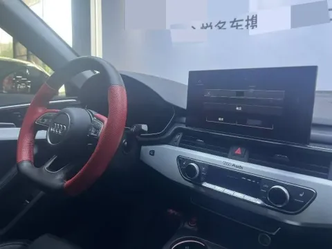 2022 Audi A4L 2.0T 190HP L4 7DCT