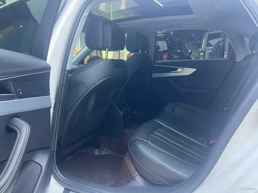 2022 Audi A4L 2.0T 190HP L4 7DCT,autocango,china used car exporter,china ev exporter,chinese used car exporter,chinese used ev exporter