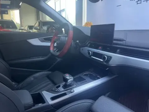 2022 Audi A4L 2.0T 190HP L4 7DCT