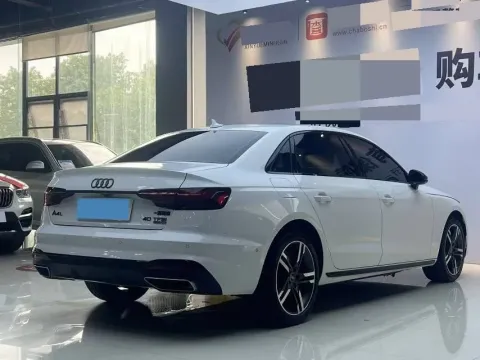 2022 Audi A4L 2.0T 190HP L4 7DCT