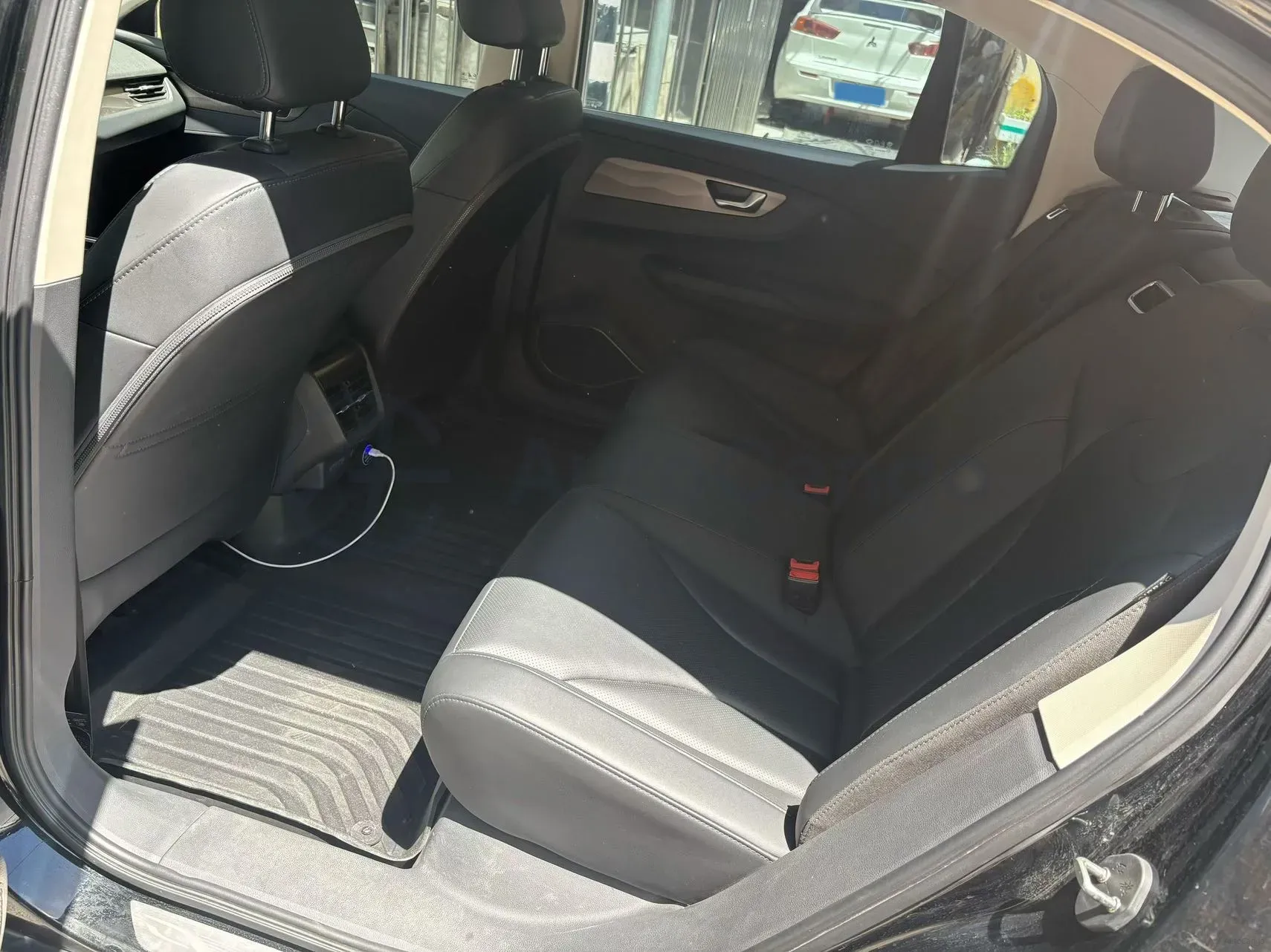 2023 HongQi E-QM5 BEV 82KWH,autocango,china used car exporter,china ev exporter,chinese used car exporter,chinese used ev exporter