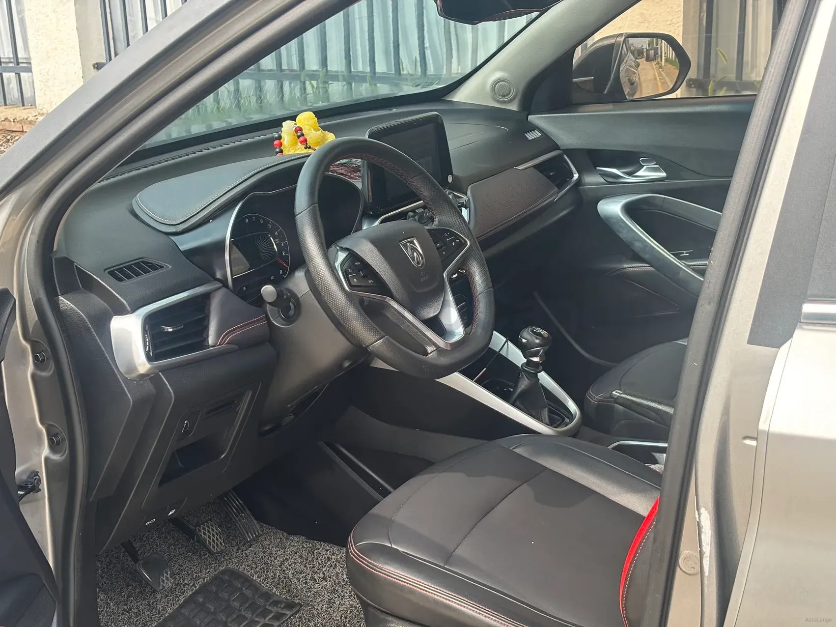 2019 Bestune X40 1.6L 114HP L4 5MT,autocango,china used car exporter,china ev exporter,chinese used car exporter,chinese used ev exporter