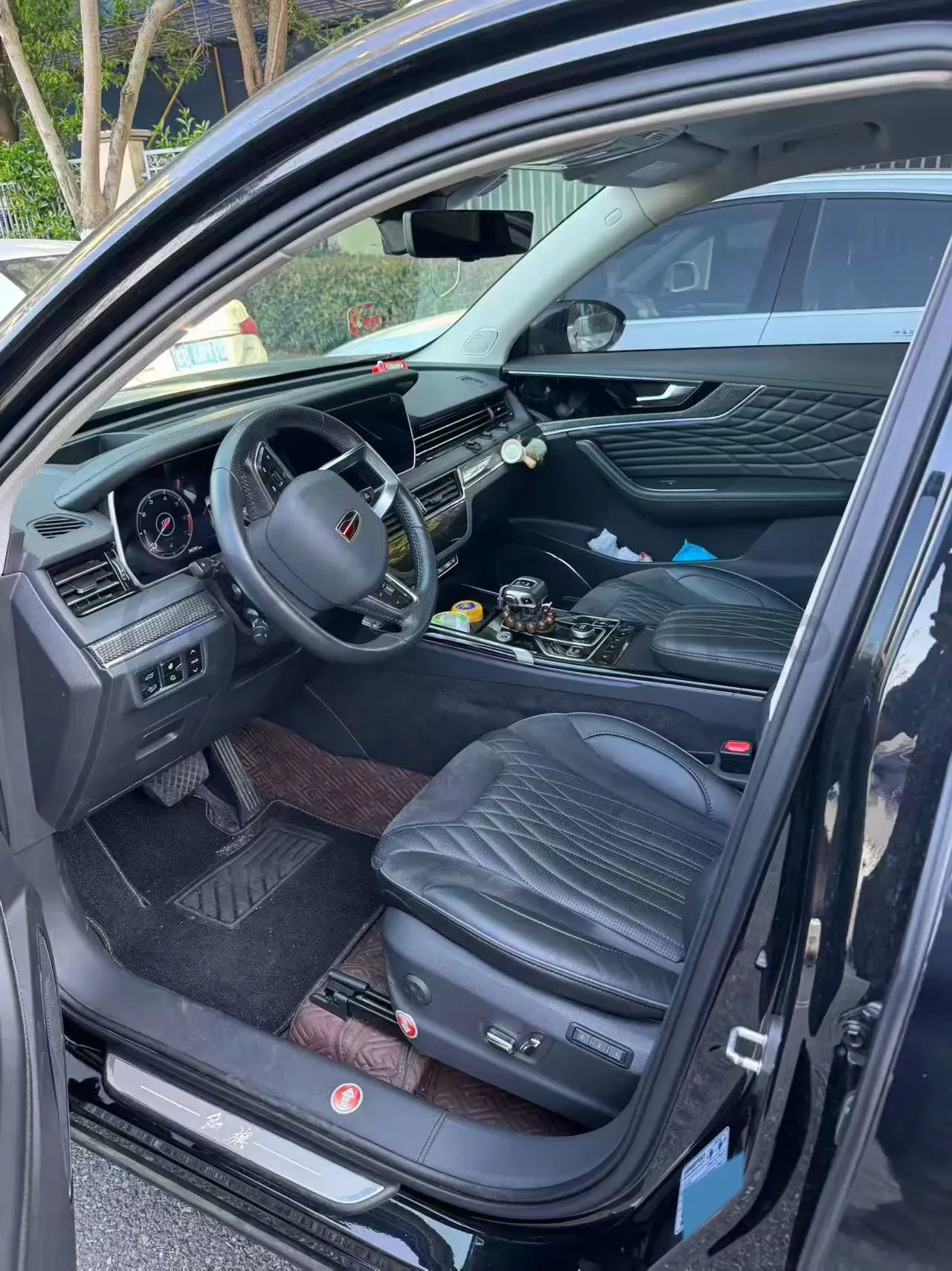 2022 HongQi HS5 2.0T 224HP L4 6AT,autocango,china used car exporter,china ev exporter,chinese used car exporter,chinese used ev exporter